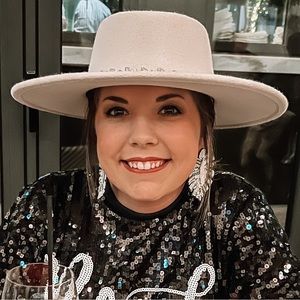 Meet your Posher, Madison